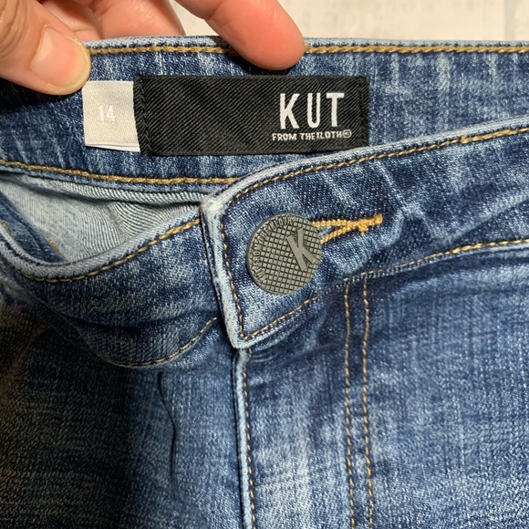KUT from the Kloth Amy Crop Straight leg Jeans. Size 14. - Picture 3 of 9